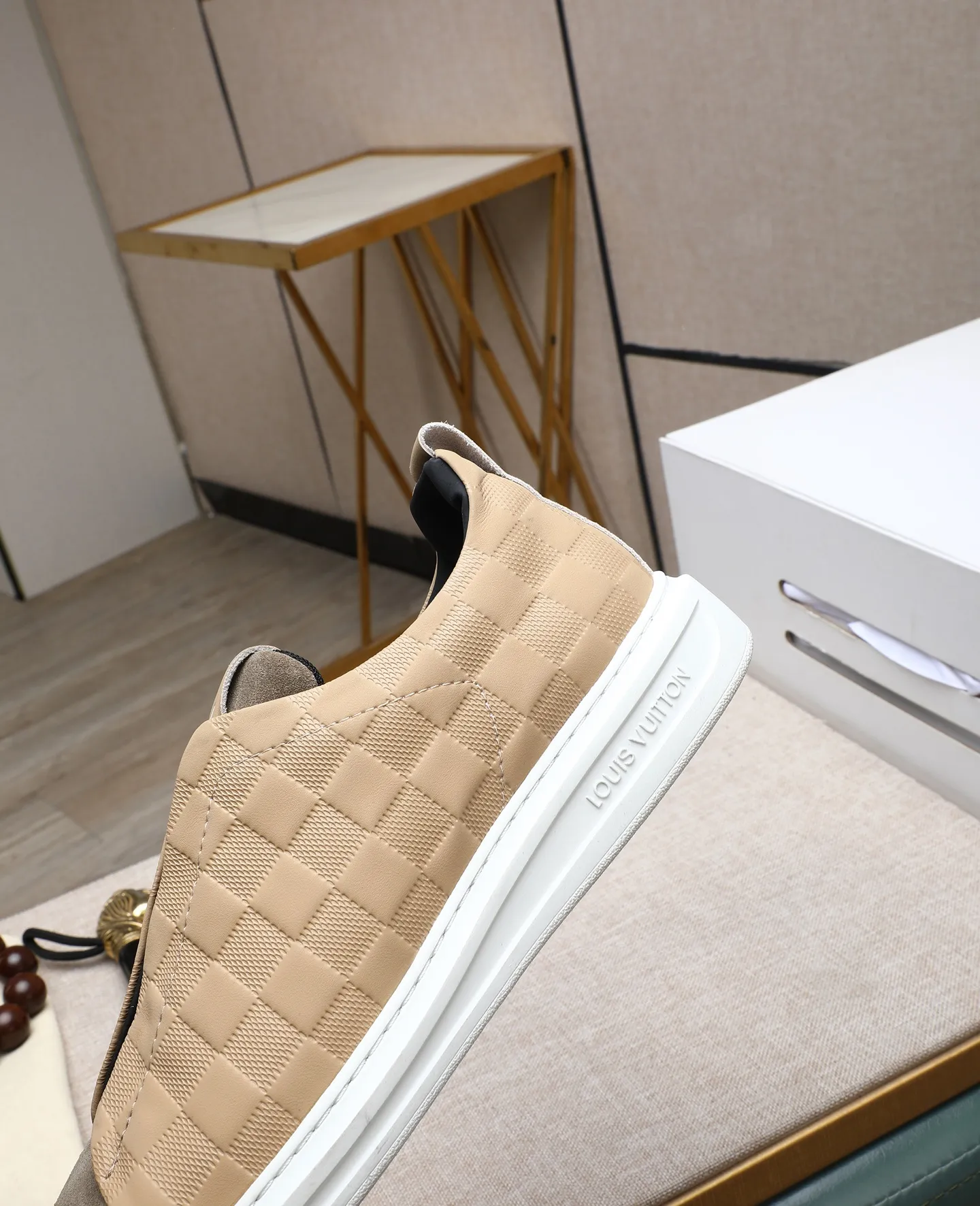Men's shoes 💰460 【LOUIS VUITTON】Louis Vuitton 2 new products 👟Milan fashion show style 🇰🇾🇰🇾LV family logo, celebrity style, a must-have for fashionistas ⚠️Imported materials ➕Cow leather ➕Breathable leather lining ➕Special outsole 👞Number 38-44 (45 46 custom-made)